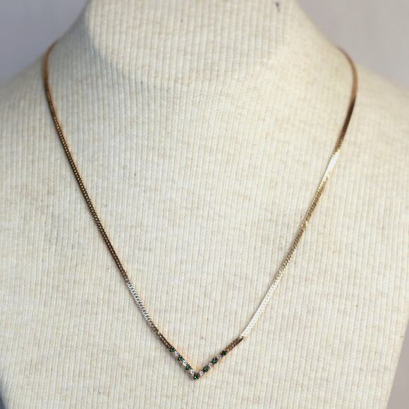 Avon Necklace Clear And Green Rhinestone V On Gold Tone Chain - Picture 1 of 11